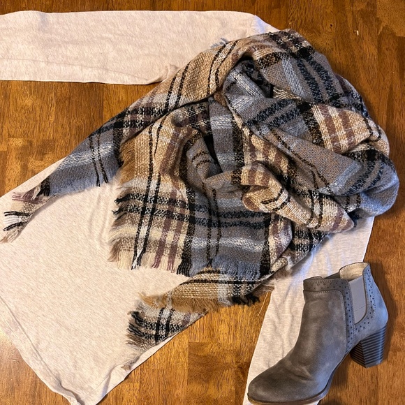 NWT Plaid Blanket Scarf Wrap - Picture 7 of 7